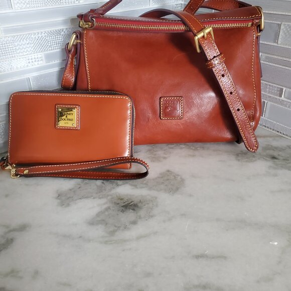 NWOT Dooney and Bourke Laurel Ginger Florentine Crossbody Bag - Picture 4 of 16